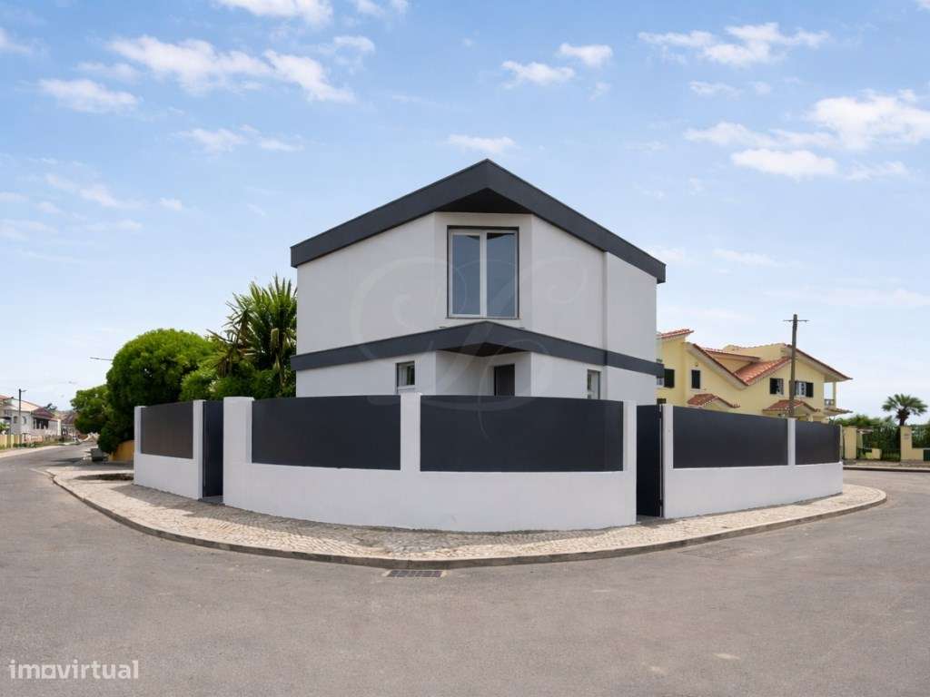 Moradia T3 c/ Piscina | Cascais-23