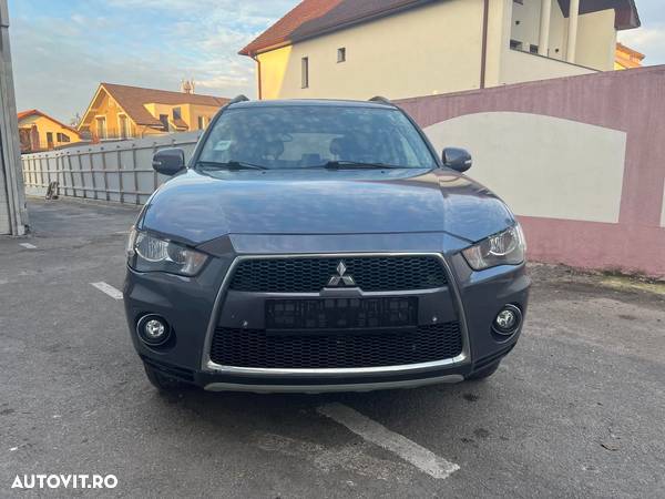 Mitsubishi Outlander 2.2 DI-D 4WD Instyle - 11