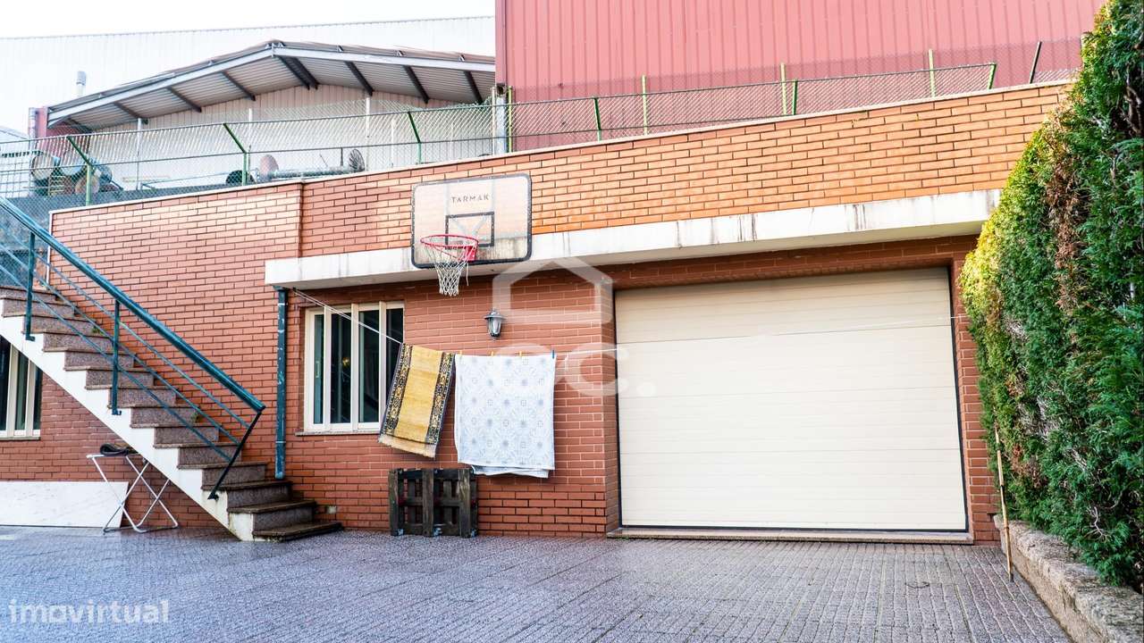 Moradia Individual V3+1 no Centro de Pevidém-24