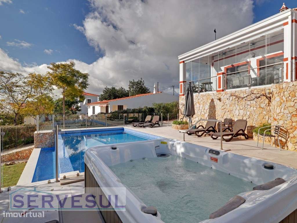 Charmosa Moradia de 2 pisos com 3 quartos espaçosos, garagem, pisci...-27