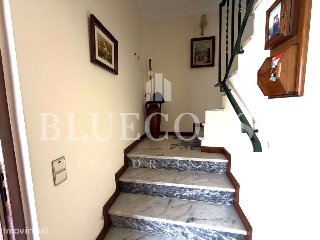 Moradia V4 com 3 Pisos - Espaço e Conforto-41