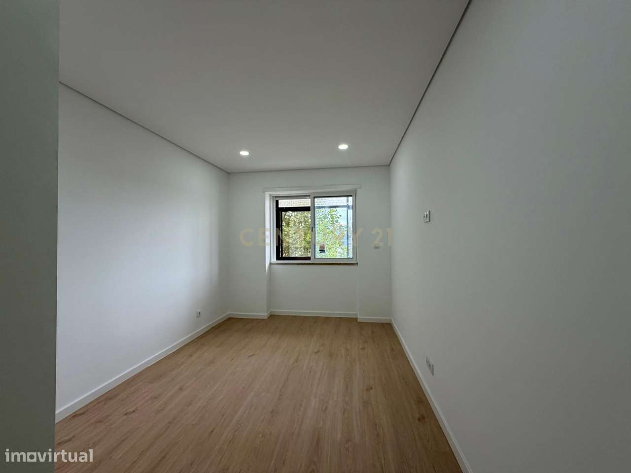 Apartamento T2 no Coração do Laranjeiro-9