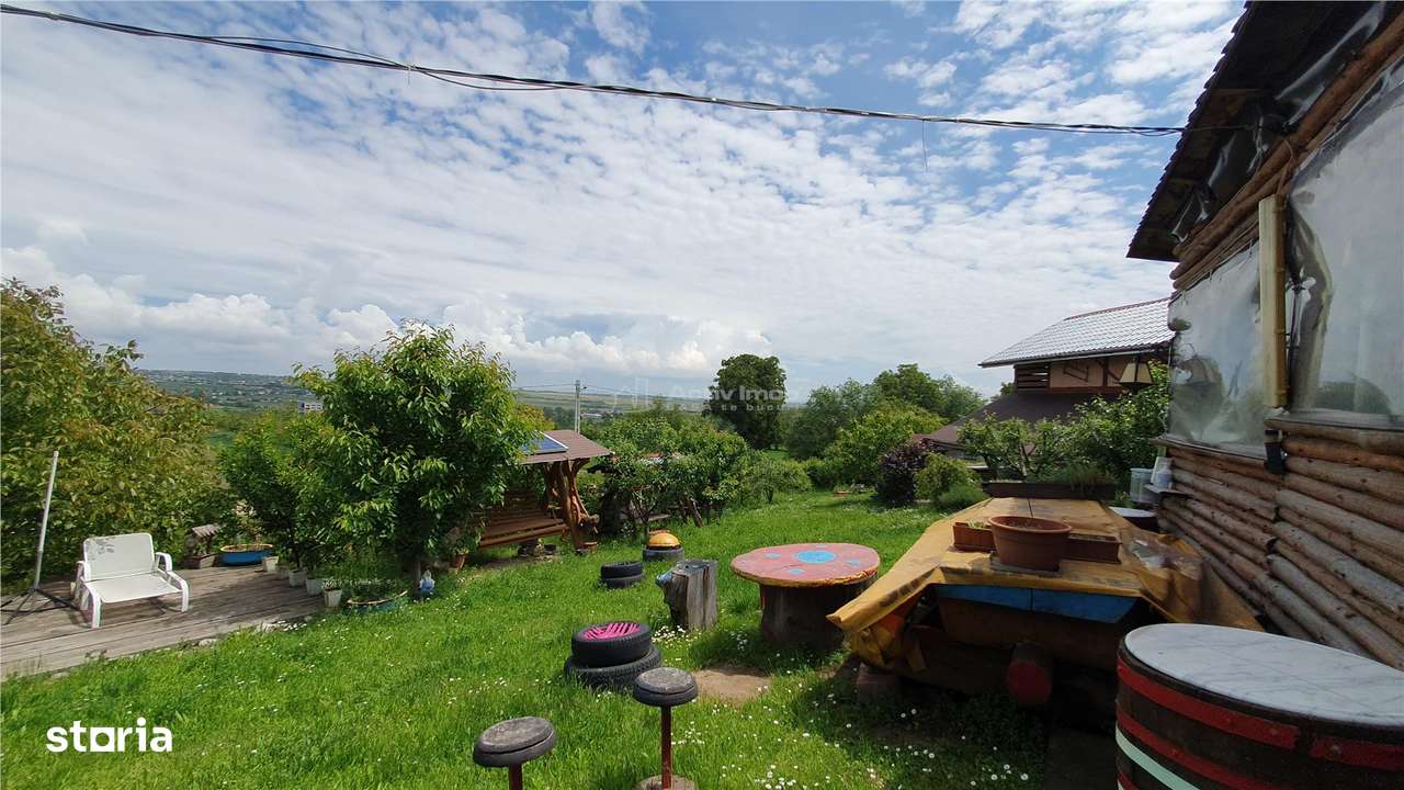 Teren intravilan - 2400 mp - 3 cabane din lemn modulare - Lisaura - Imagine principală: 2/10