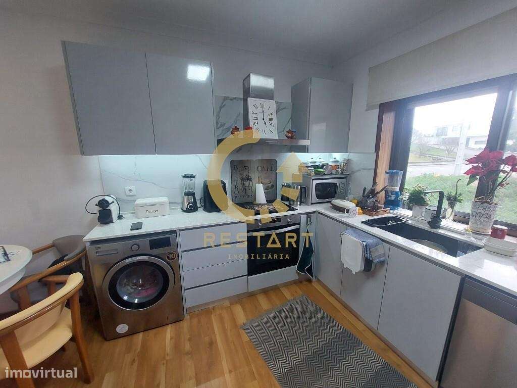 Moradia T4 geminada de 3 frentes em Baguim do Monte, Gondomar-13