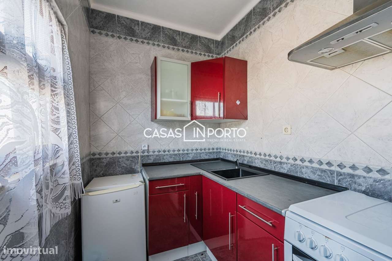 Moradia V5 - Estilo Americano com Piscina e Campo de Ténis – Entre-52