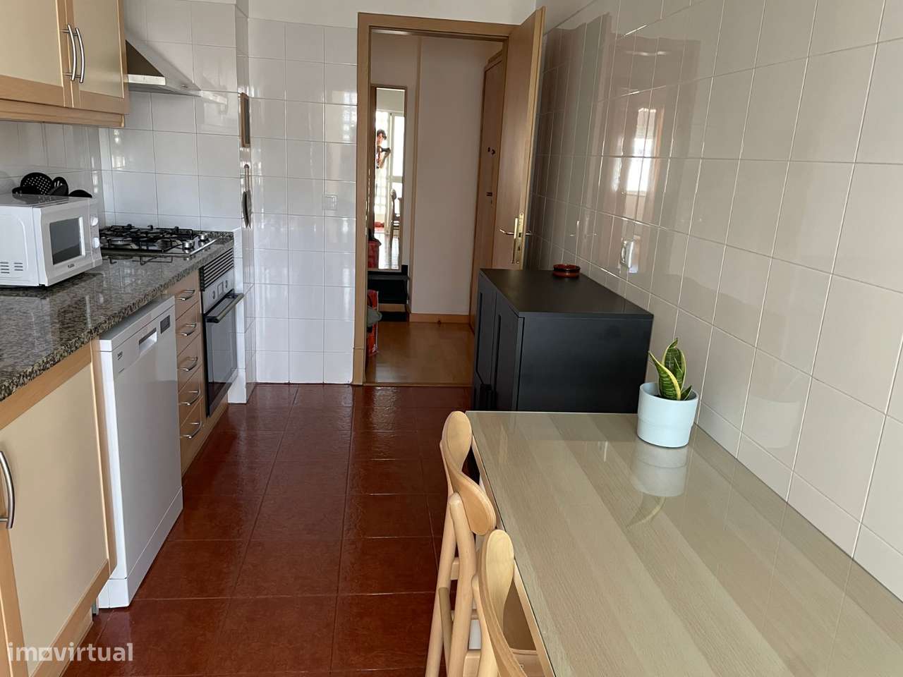 T3 Mobilado e Equipado – Conforto e Localização Privilegiada - Grande imagem: 5/15