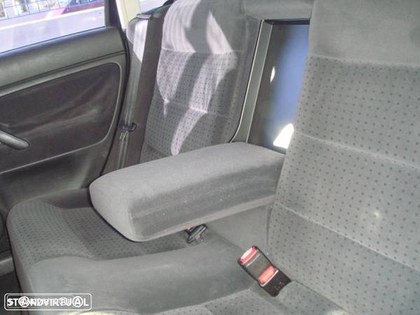 Volkswagen Passat 1.9 TDi 1998 para peças - 40