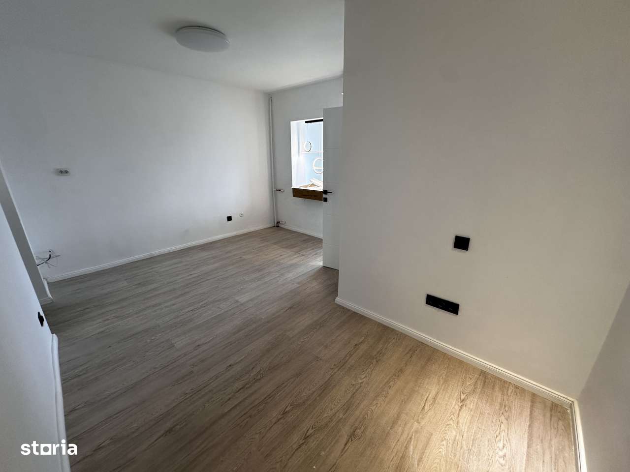 Garsoniera Turda Domenii Parc 26 mp 1980 10/10 investiție Renovată - Imagine principală: 4/9