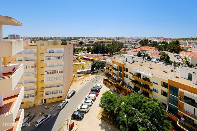 Apartamento com 1 Quarto  na Urbanização Horta da Raminha  em Portimão-9