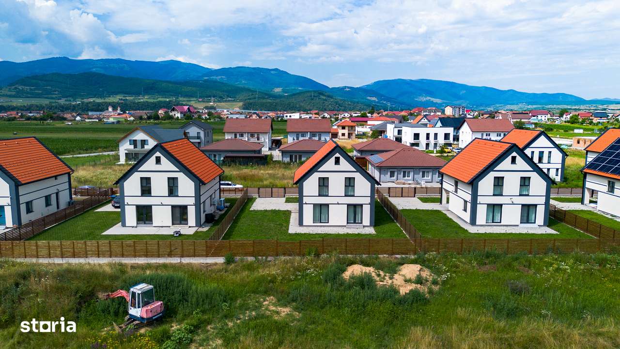 Casa individuala in Sibiu, zona Talmaciu - curte pavata, gard-0