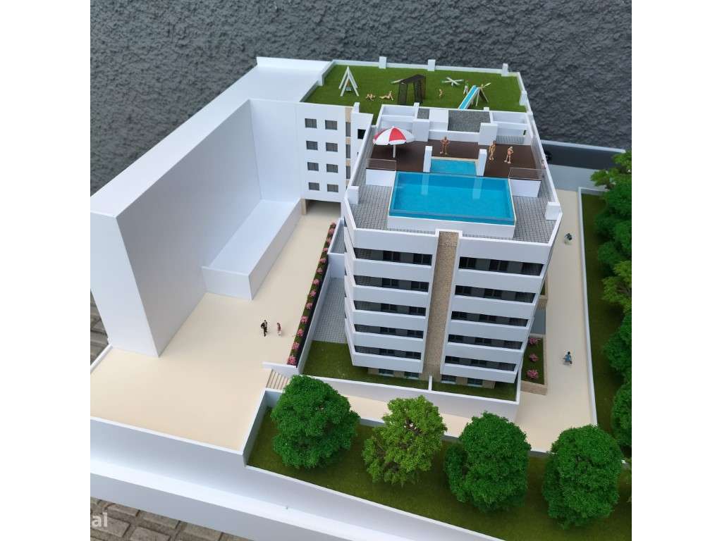 Apartamento T3, novo, varanda com churrasqueira; piscina e playgrou... - Grande imagem: 5/31