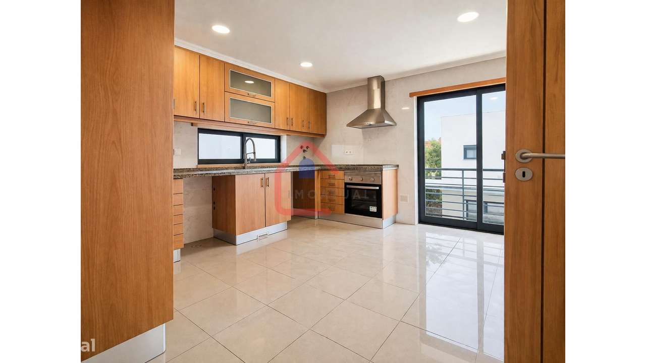 Moradia Isolada em Almada-7