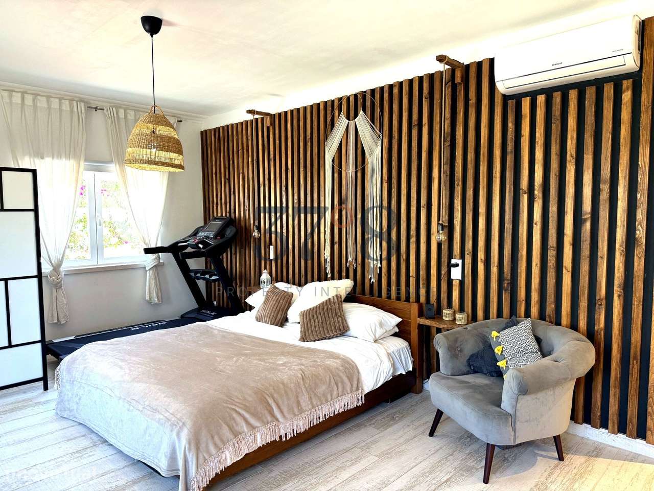 Fuseta: Moradia Contemporânea de 5 Quartos com Piscina Aquecida, Terra-12