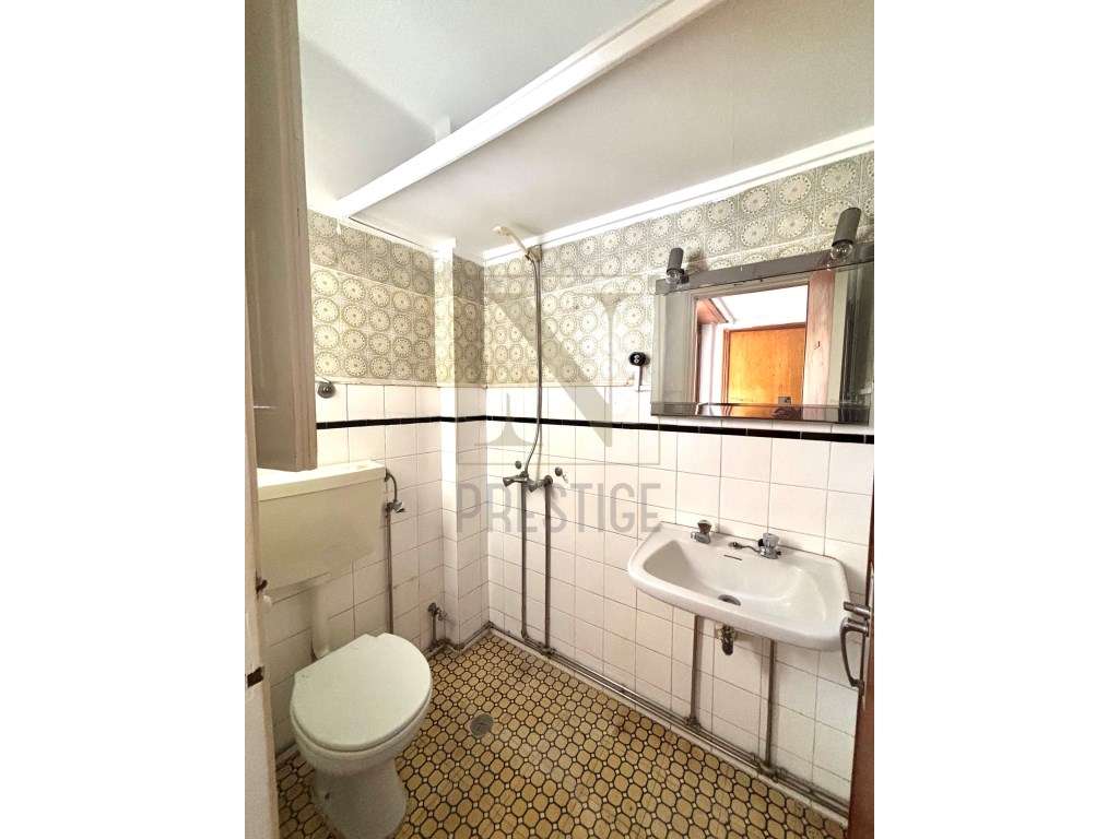 Apartamento T4 no Bairro Norton de Matos-9