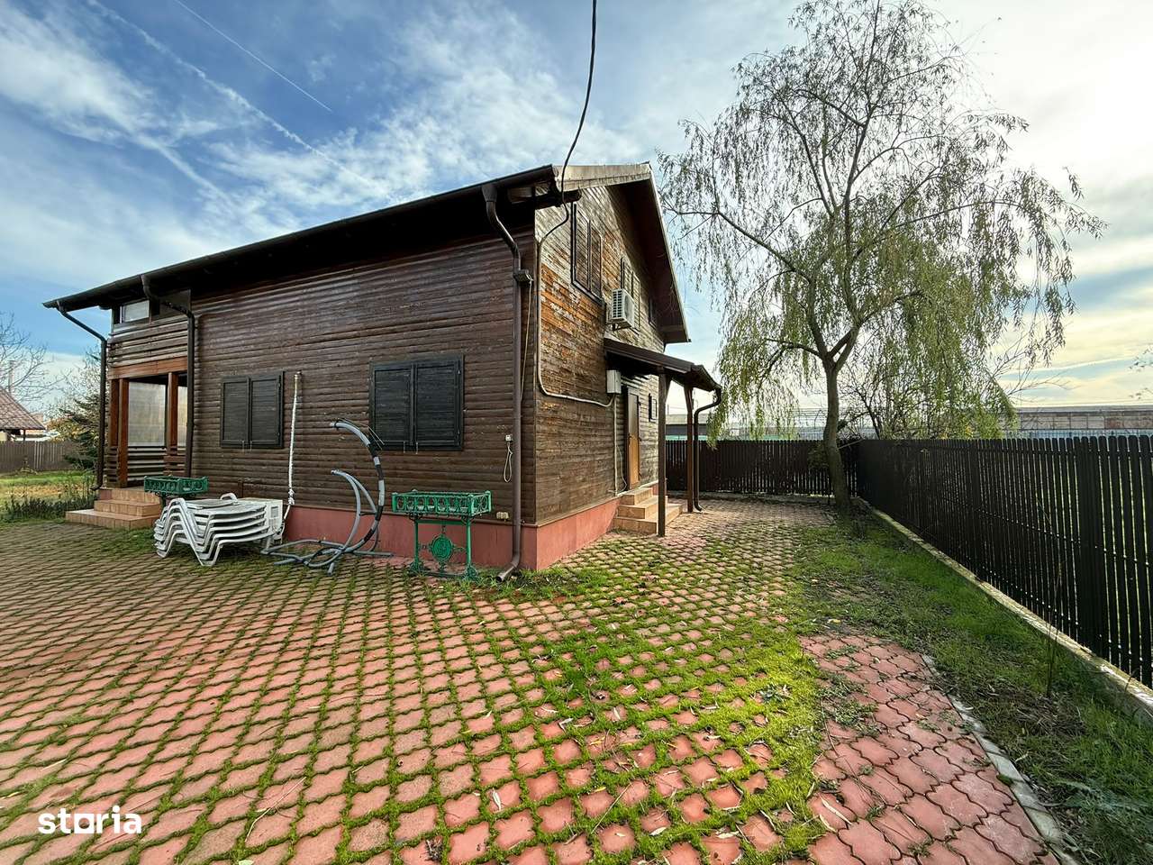 Casa de locuit sau de vacanta in Cornetu.-1