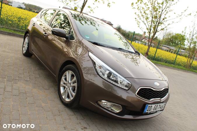 Kia Ceed 1.4 CVVT Attract - 35