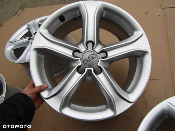 4x Felgi 17 Audi A3 A4 B8 A6 C6 C7 A8 Q3 Q5 TT / 7,5j 5x112 ET45 8K0 - 16