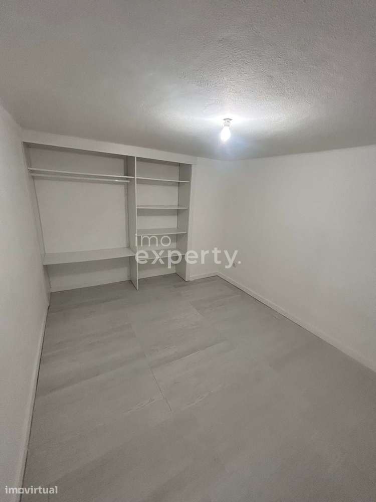 Loja Comercial com 2 pisos no Laranjeiro - Grande imagem: 5/11