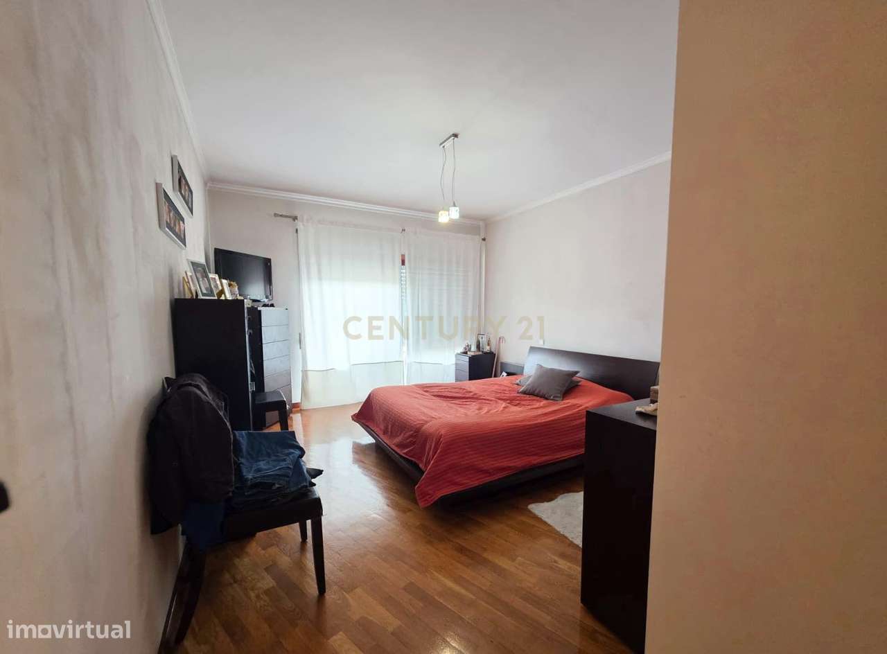 Apartamento T3 no Centro de Paredes – Espaço, Conforto e Localização P-20