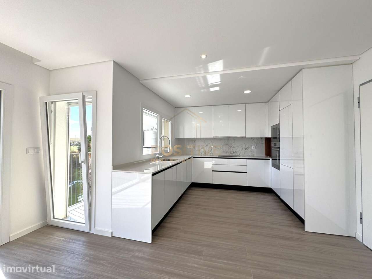 T3 em Santa Marta do Pinhal | Suite, 2 varandas e zona social de 31 m2-8