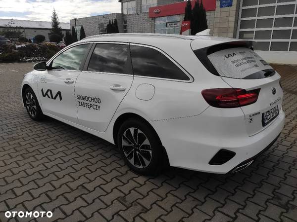 Kia Ceed - 8