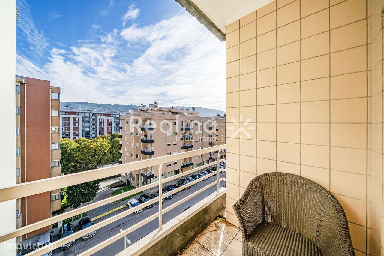 Apartamento T5 em S.Victor-16