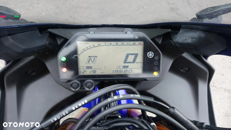 Yamaha R3 - 10