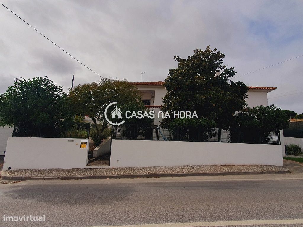EXCELENTE Moradia V4 + Salas  2 Pisos  Jardim e Garagem  Mucifal / ... - Grande imagem: 1/30