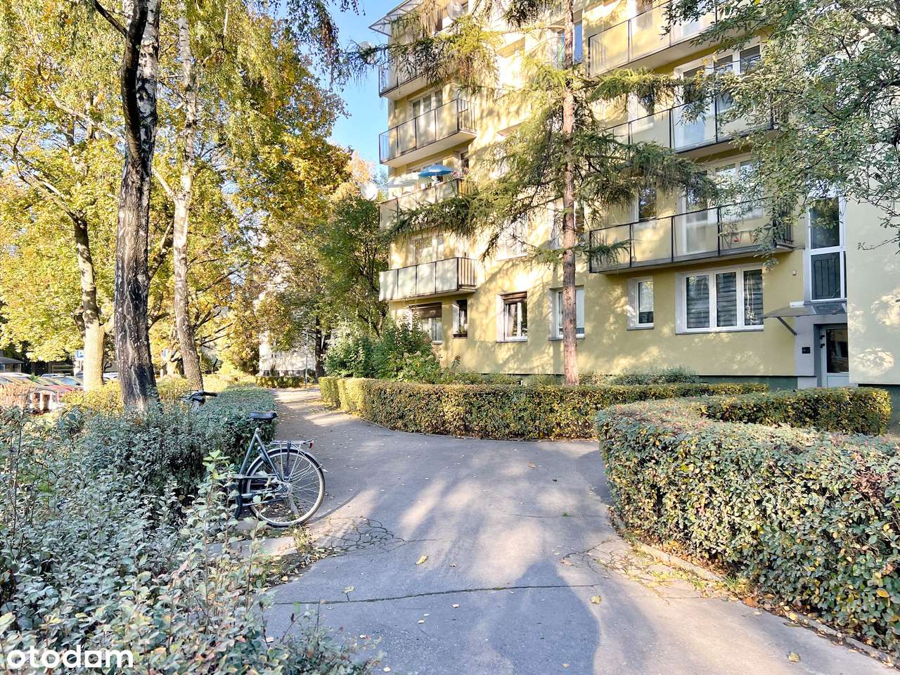 Parking, światło, zieleń – mieszkanie po generalnym remoncie-13