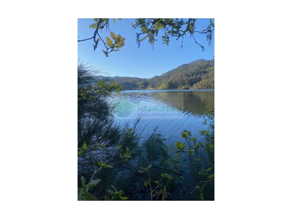 BELÍSSIMO TERRENO | FORNELO - Grande imagem: 1/18