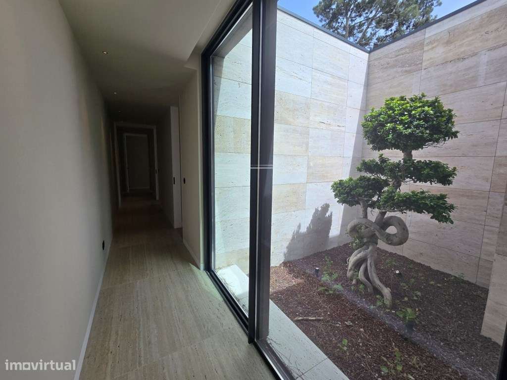 Moradia isolada T5, arquitetura contemporânea com piscina - Verdizela-31