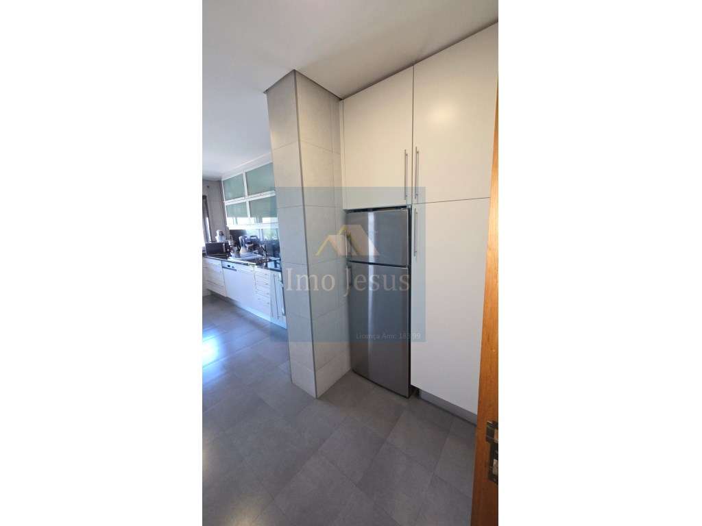 Apartamento T3 Avenida da Republica-13