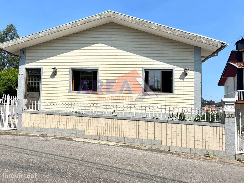 MORADIA BI-FAMILIAR-8