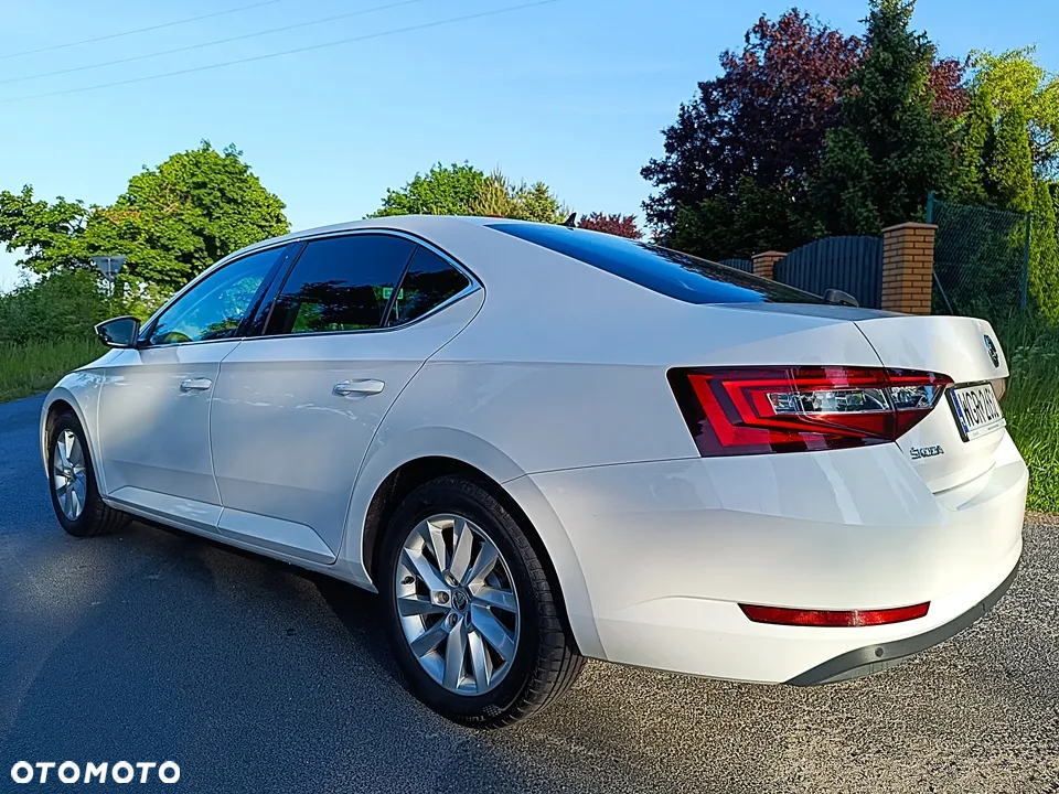 Skoda Superb 2.0 TDI Ambition DSG - 19