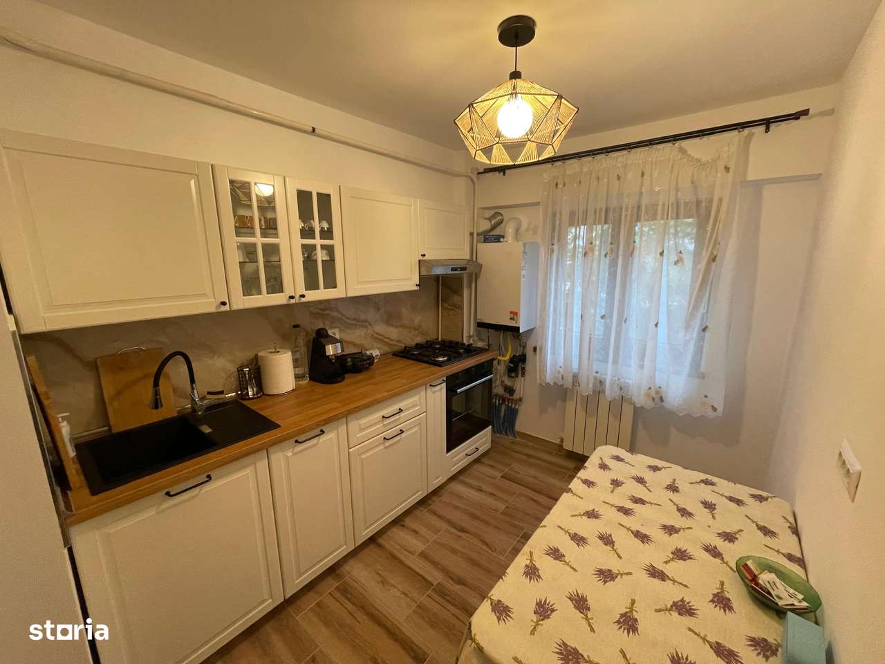 Inchiriere Apartament Ultra-Central Semi-Lux 2 camere + garaj - Imagine principală: 1/13