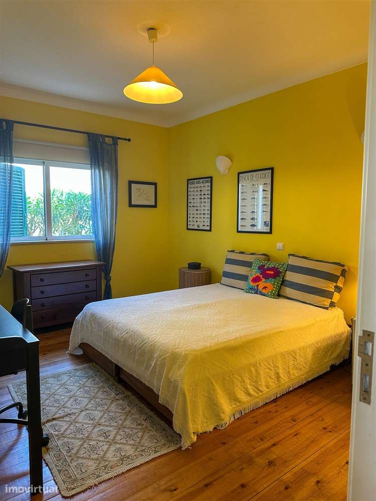 Moradia T5 com piscina e jardim a poucos metros da Praia do Alemão – A-18