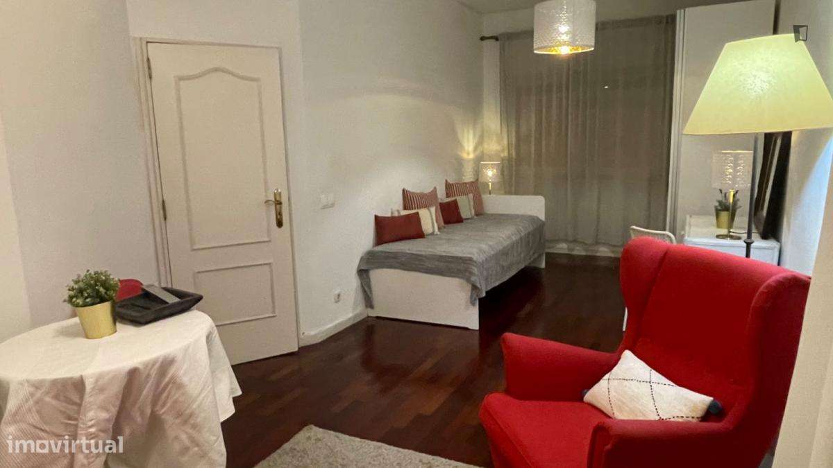 Quarto - localizado em Benfica Lisbon - Grande imagem: 2/8