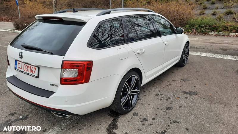 Skoda Octavia Combi 2.0 TDI DSG RS - 4