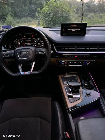 Audi Q7 3.0 TDI ultra Quattro Tiptronic - 17