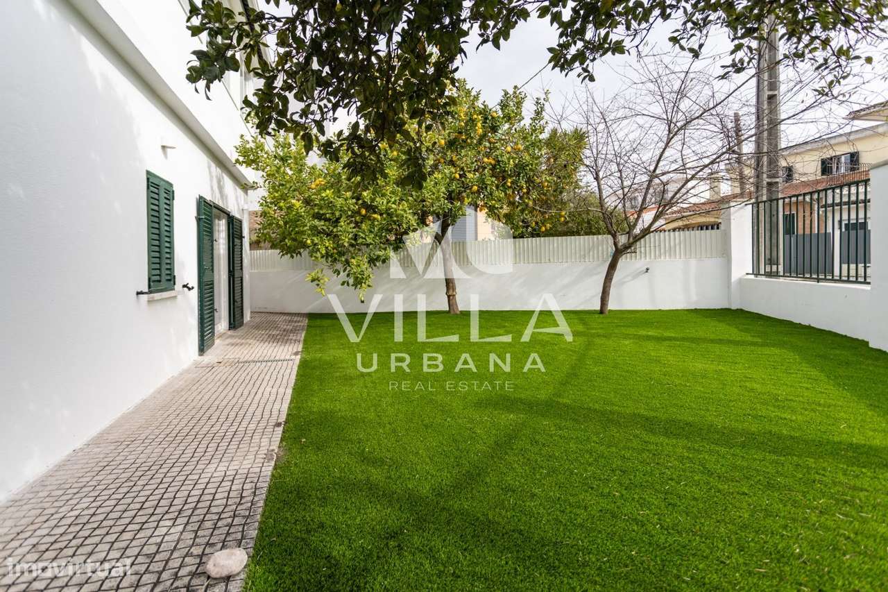 Moradia T3 +1 com Garagem localizada numa zona tranquila em Belverde - Grande imagem: 4/47