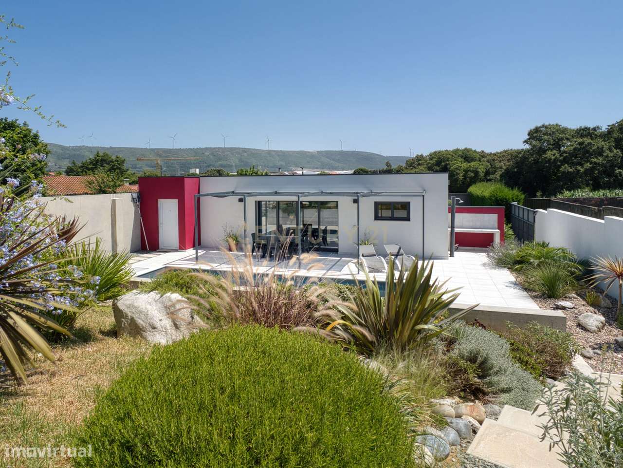 Moradia T4  como nova com Piscina  e vista serra dos Candeiros-36