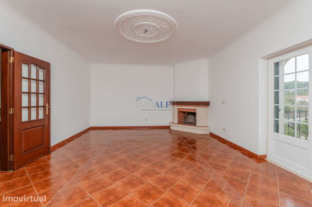 Moradia T7 com terreno perto de Vila Franca de Xira-11