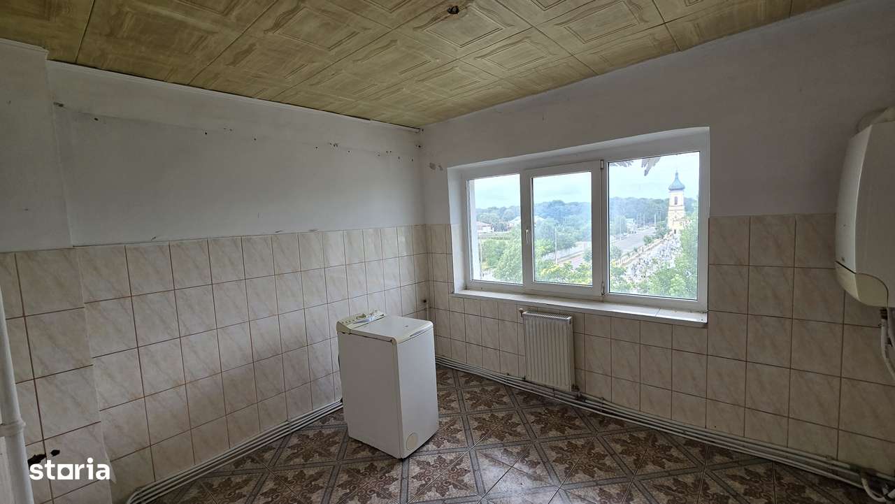 Vand bloc caramida cu 14 apartamente-2