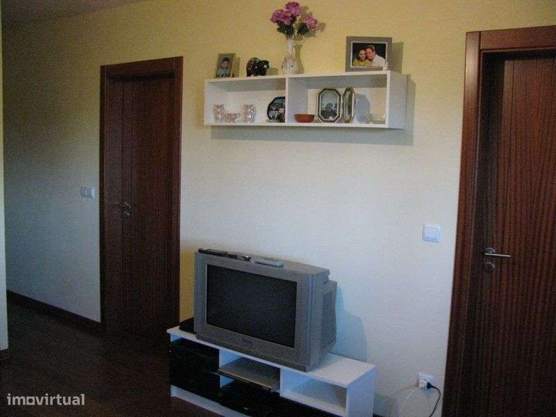 Terreno com casa de Habitacao - Grande imagem: 4/12