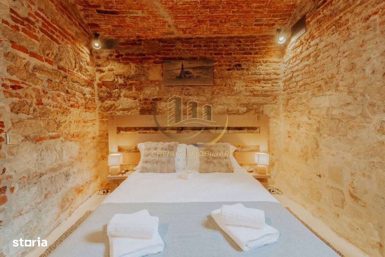 Apartament cu farmec istoric – 40 mp, parter, în centrul orașului - Imagine principală: 5/20