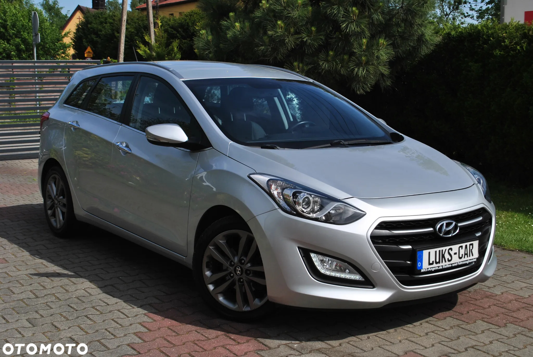 Hyundai I30 blue Kombi 1.6 GDi YES Gold - 39