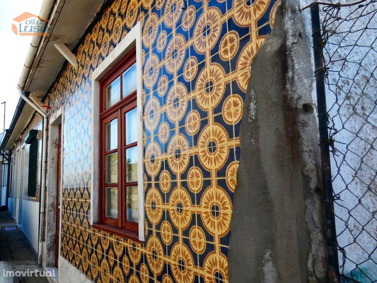 Oportunidade Única! Casa Histórica para Renovação em Rio Tinto
