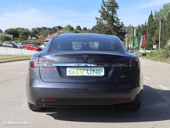 Tesla Model S 90D - 19