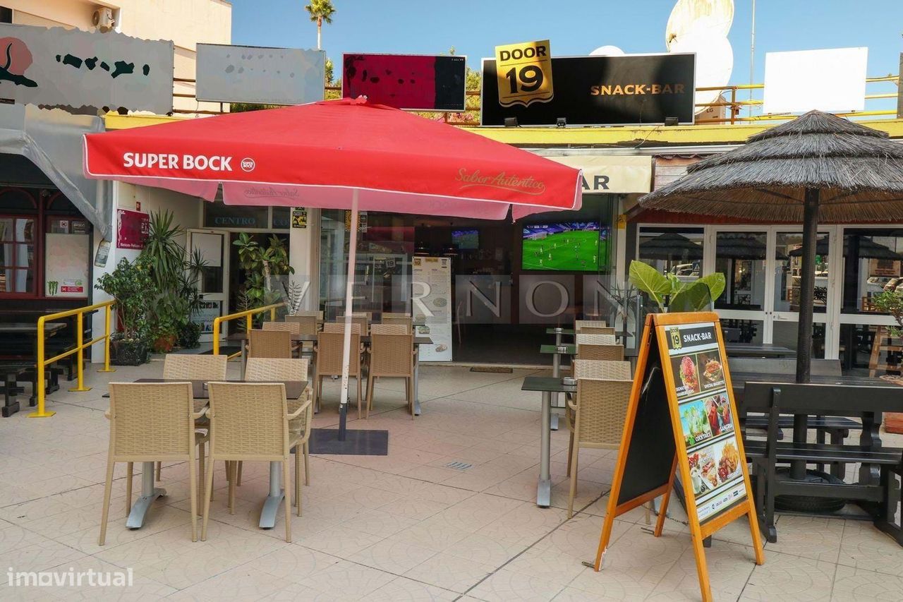 Algarve Carvoeiro, para venda, snack-bar bem conhecido com esplanada n