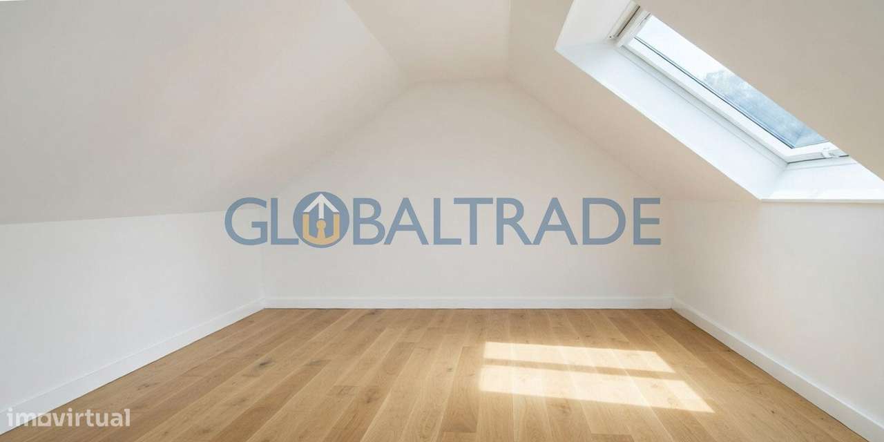 Moradia T1+2 em Reabilitação em São Romão Coronado-9